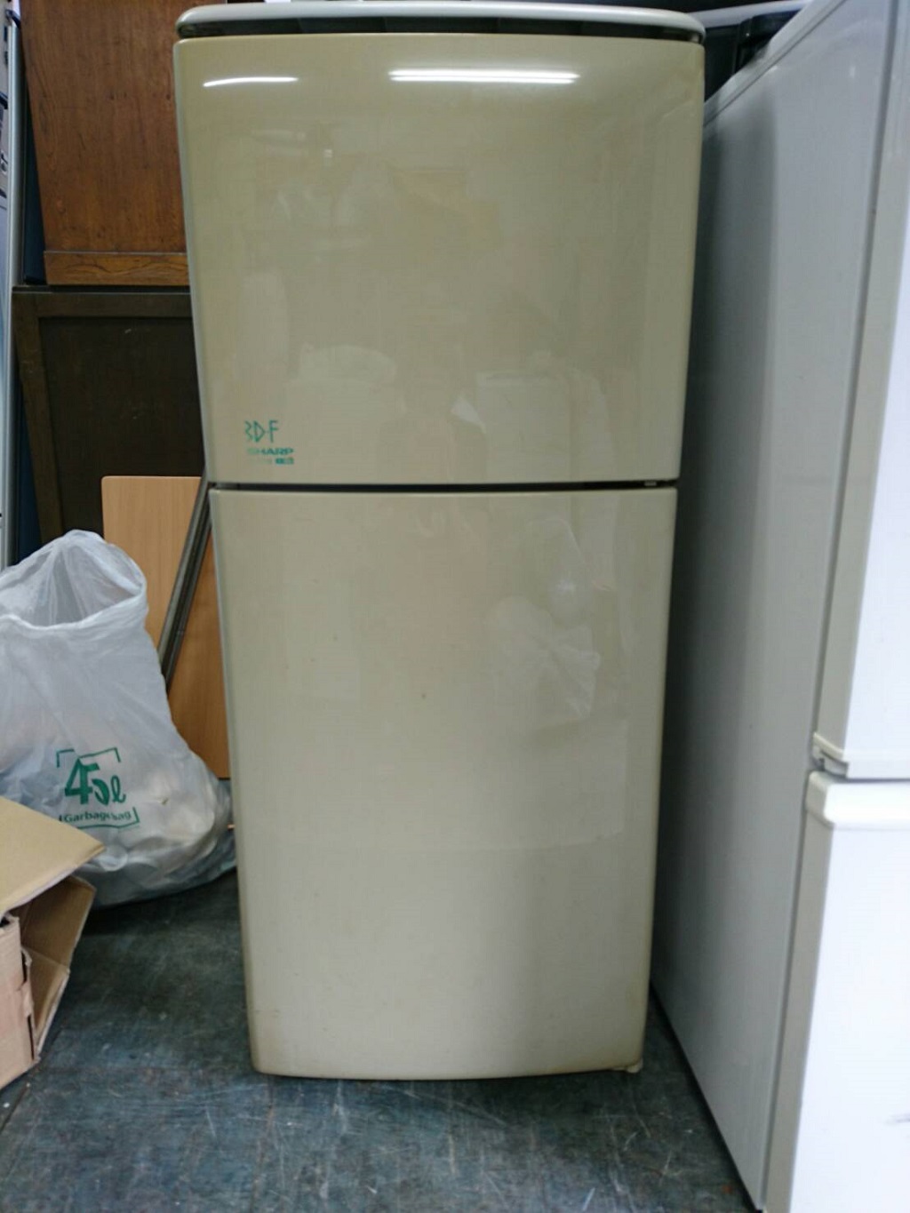 【4,500円で回収】買い替えで不要になったシャープ製の電気冷蔵庫